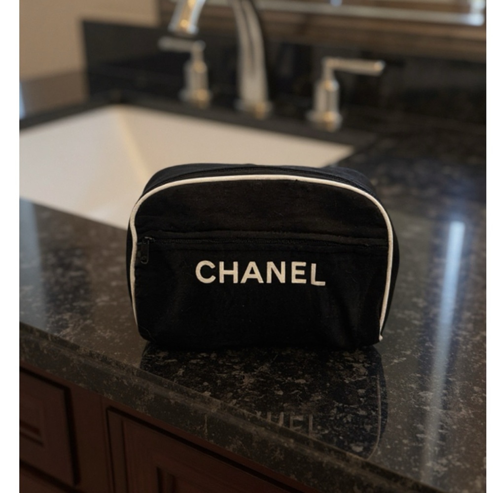 CHANEL Logo Cosmetic Pouch Make Up Bag - Picture 2 of 11